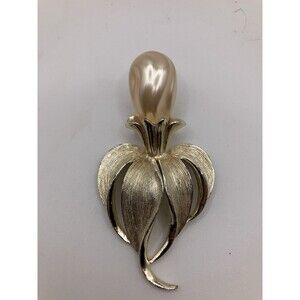 Sarah Coventry Signed Gold Tone Flower Brooch Pin Women’s Jewelry Accessories